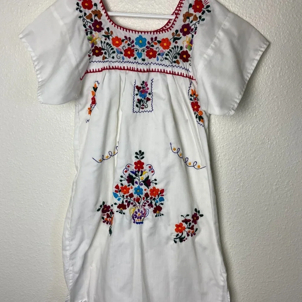 Vintage handmade embroidered child’s long dress nightgown 5-6Y